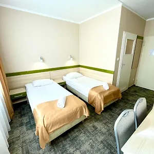  Hostel Emka
